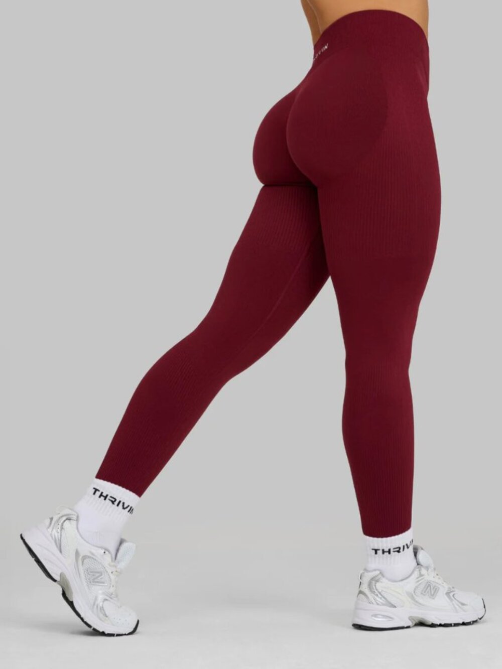 NWT THRIVIN Elevate Sculpting Mid Waist Scrunch Compression Botty Lift Leggings